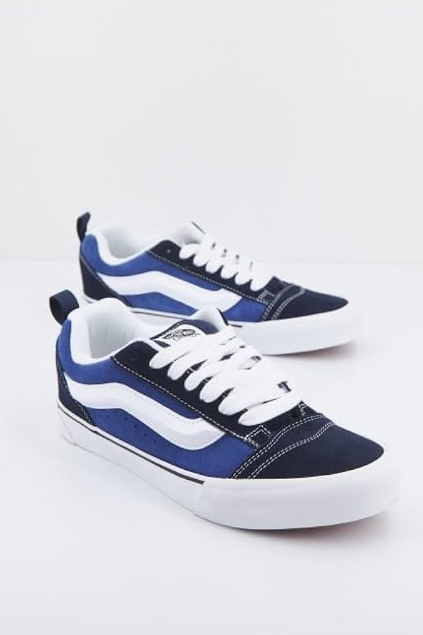Amazon | Vans 男女兼用 大人用 Knu Skool スケートシューズ